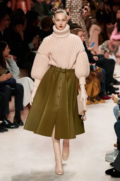 Look 24
